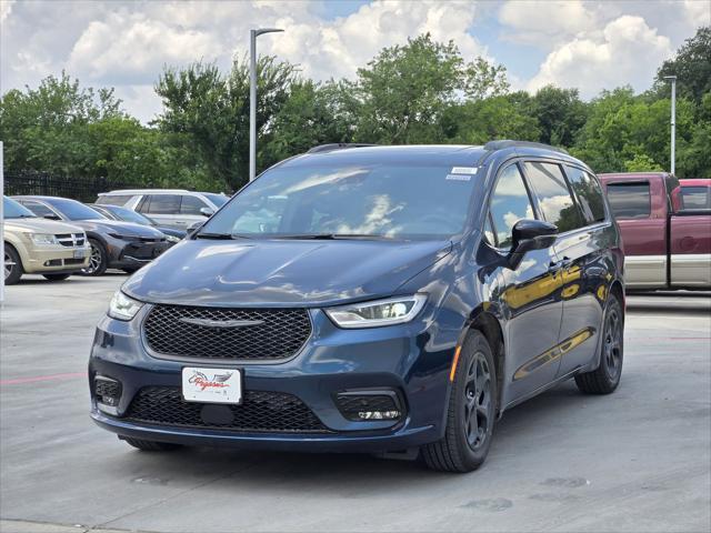 new 2025 Chrysler Pacifica Hybrid car, priced at $52,103