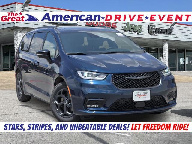 new 2025 Chrysler Pacifica Hybrid car, priced at $53,909