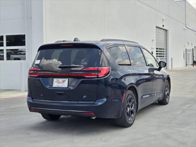 new 2025 Chrysler Pacifica Hybrid car, priced at $52,103