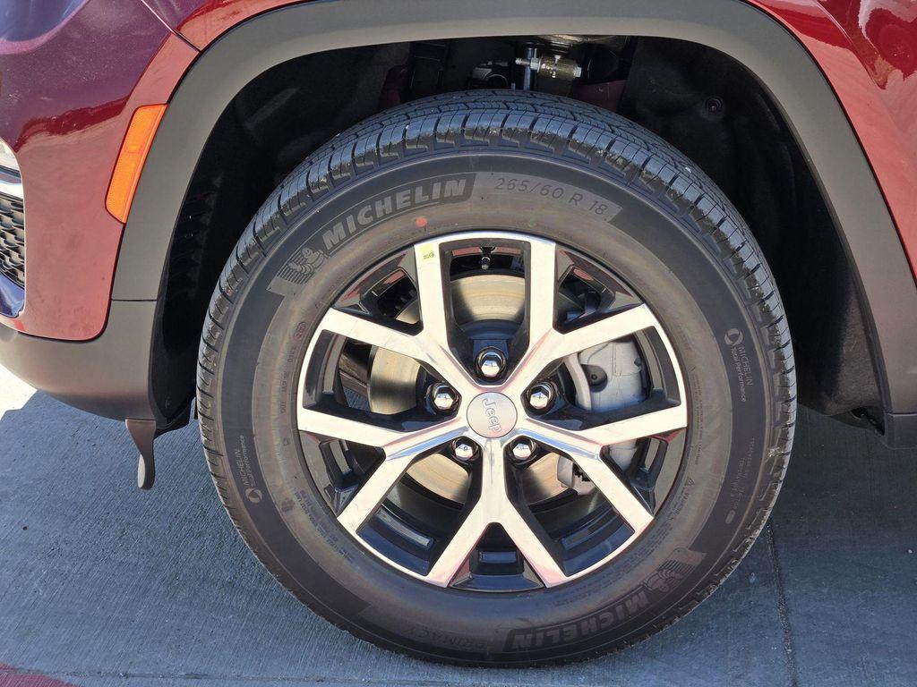 new 2025 Jeep Grand Cherokee car, priced at $40,426