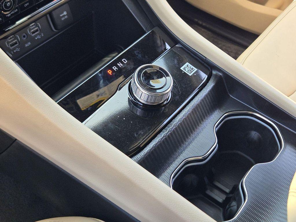 new 2025 Jeep Grand Cherokee car, priced at $40,426