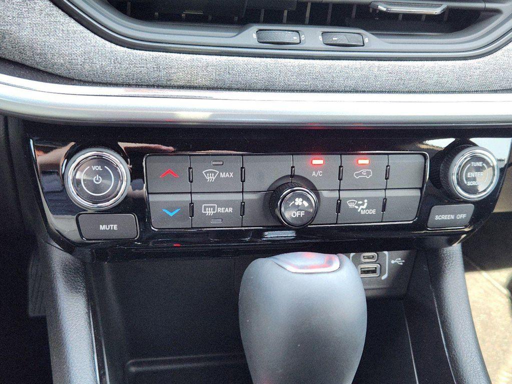 new 2025 Jeep Compass car, priced at $27,931