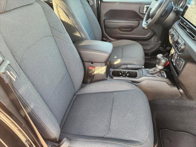 new 2025 Jeep Gladiator car, priced at $40,385