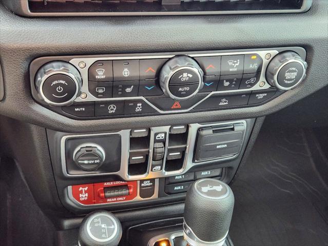 new 2025 Jeep Wrangler car, priced at $42,064