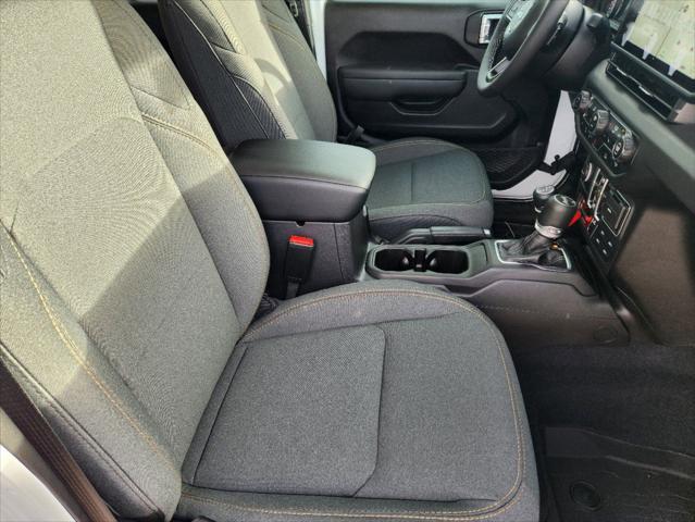 new 2025 Jeep Wrangler car, priced at $42,064