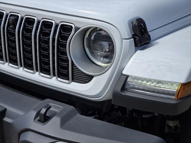 new 2025 Jeep Wrangler car, priced at $51,230