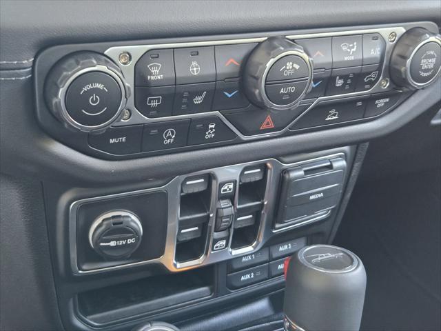 new 2025 Jeep Gladiator car, priced at $45,684