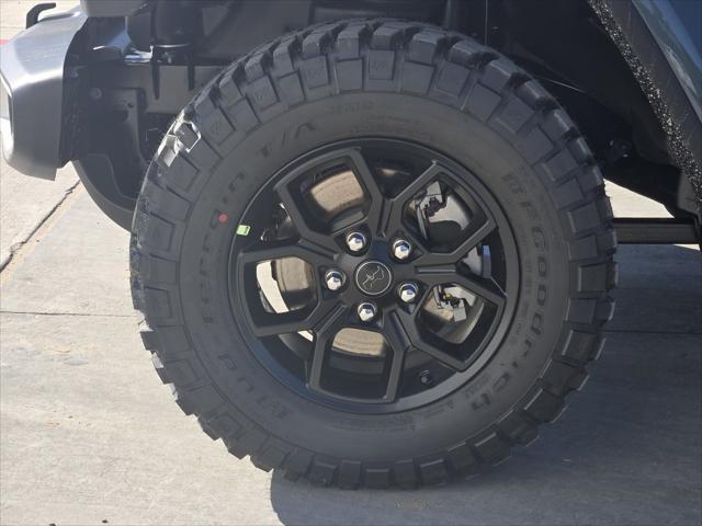 new 2025 Jeep Gladiator car, priced at $45,684