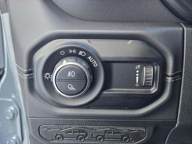 new 2025 Jeep Gladiator car, priced at $45,684