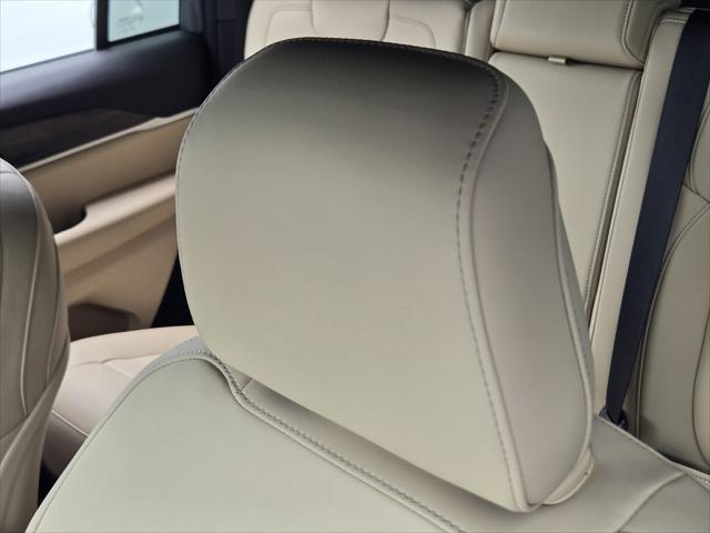 new 2025 Jeep Grand Cherokee car, priced at $45,360