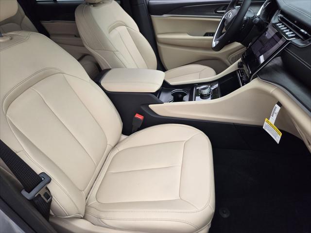 new 2025 Jeep Grand Cherokee car, priced at $45,360