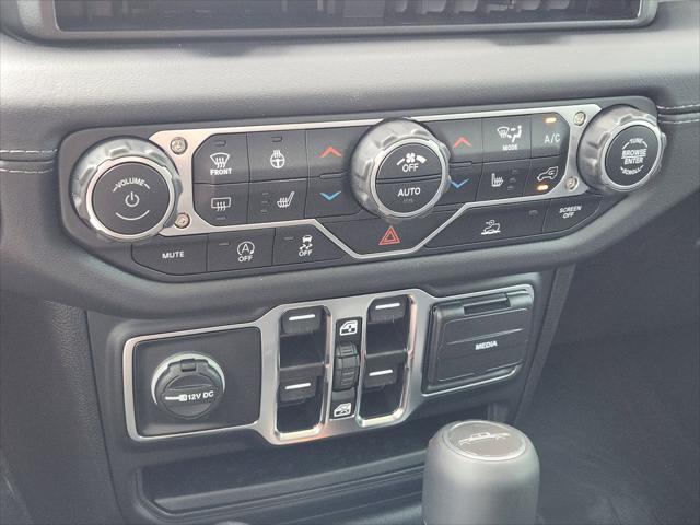 new 2025 Jeep Gladiator car, priced at $43,794