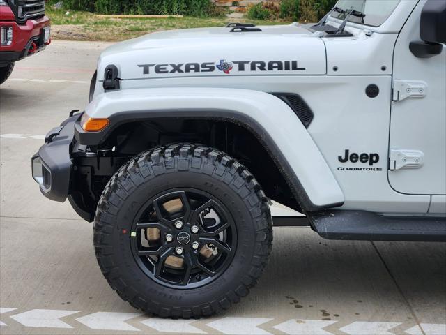 new 2025 Jeep Gladiator car, priced at $43,794