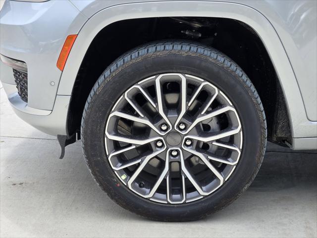 new 2025 Jeep Grand Cherokee L car, priced at $57,501