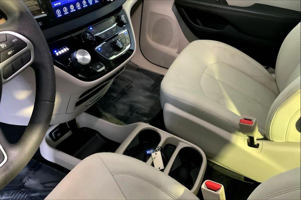 used 2017 Chrysler Pacifica car, priced at $12,987