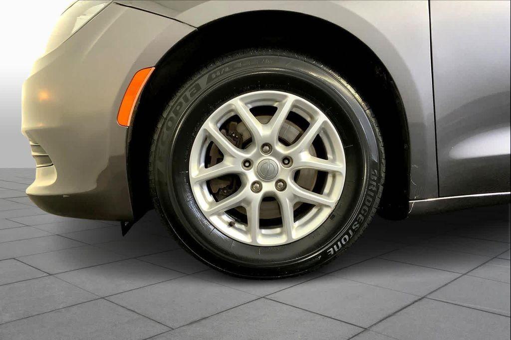 used 2017 Chrysler Pacifica car, priced at $12,987