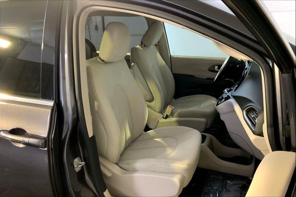 used 2017 Chrysler Pacifica car, priced at $12,987