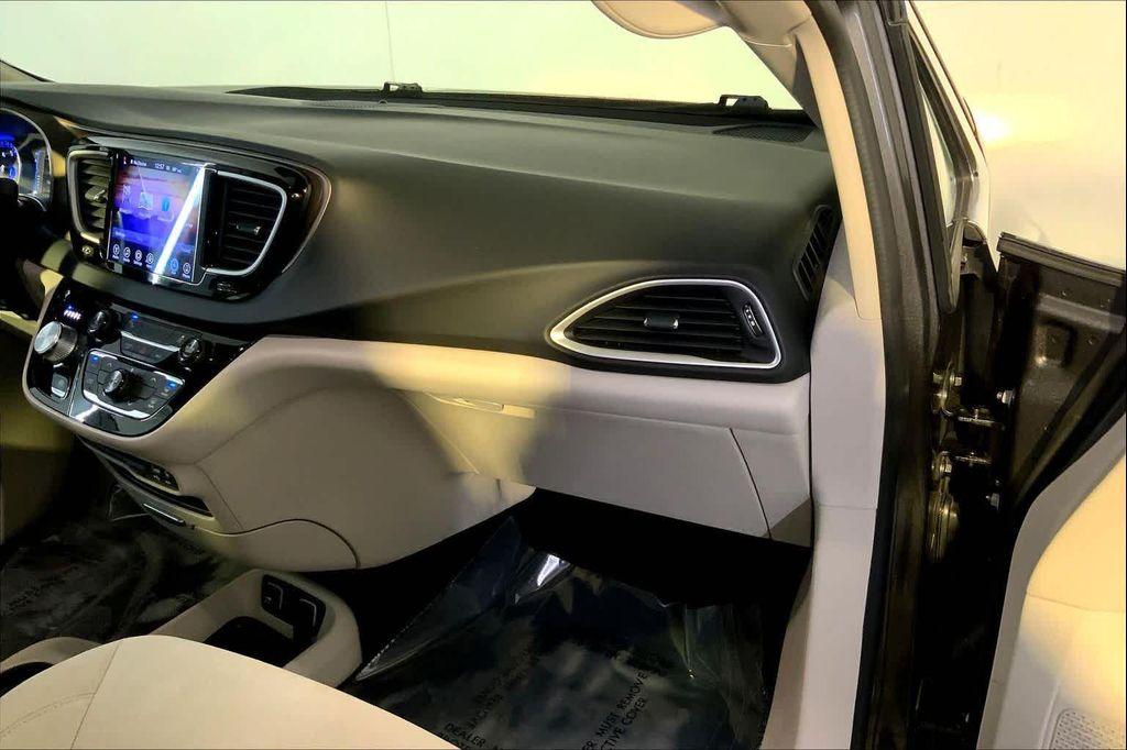 used 2017 Chrysler Pacifica car, priced at $12,987