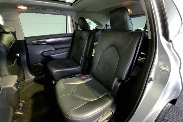 used 2020 Toyota Highlander Hybrid car, priced at $37,411