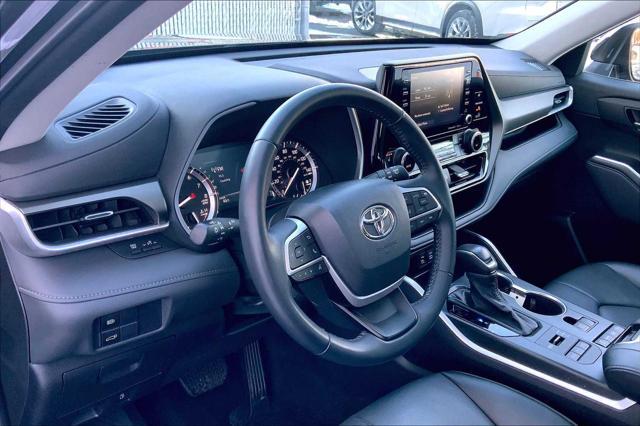 used 2022 Toyota Highlander car, priced at $37,412