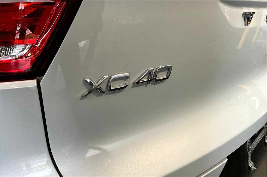 used 2021 Volvo XC40 car, priced at $27,987