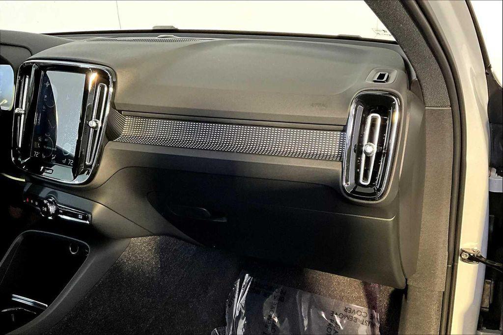 used 2021 Volvo XC40 car, priced at $27,987