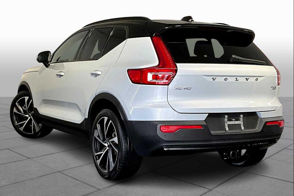 used 2021 Volvo XC40 car, priced at $27,987