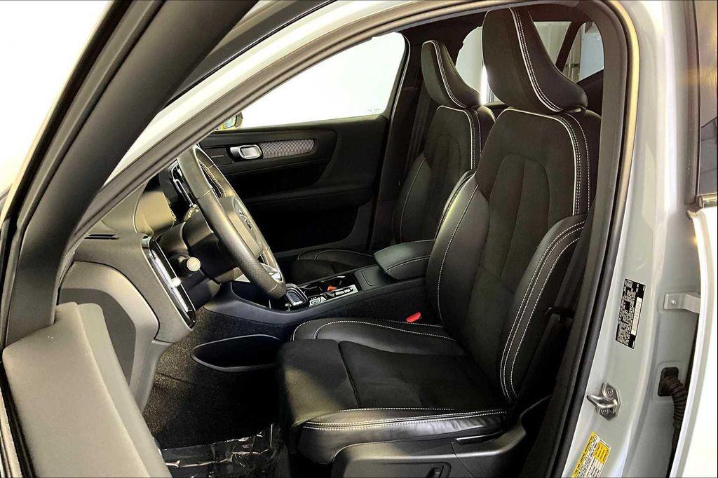 used 2021 Volvo XC40 car, priced at $27,987