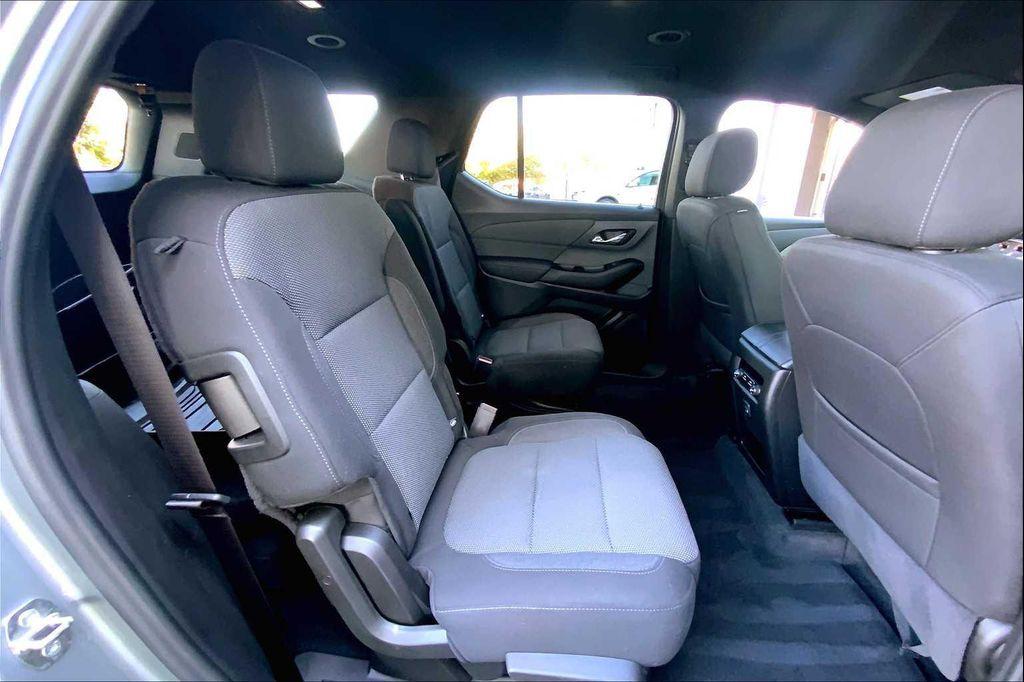 used 2023 Chevrolet Traverse car, priced at $28,912