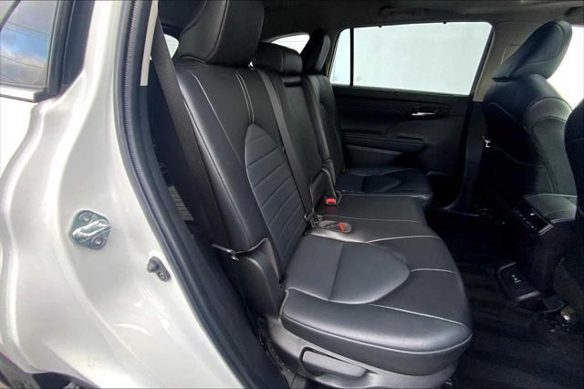 used 2022 Toyota Highlander car, priced at $36,411