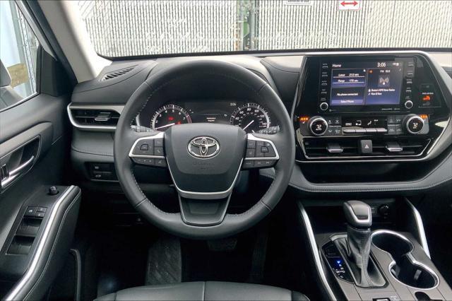 used 2022 Toyota Highlander car, priced at $36,411