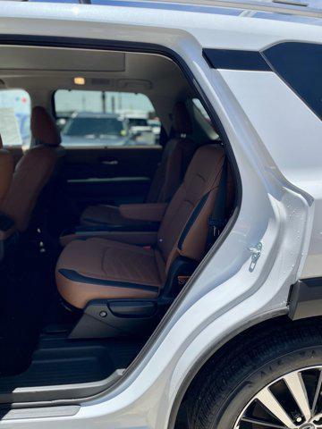 new 2025 Nissan Pathfinder car, priced at $49,476