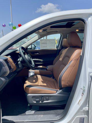 new 2025 Nissan Pathfinder car, priced at $48,862