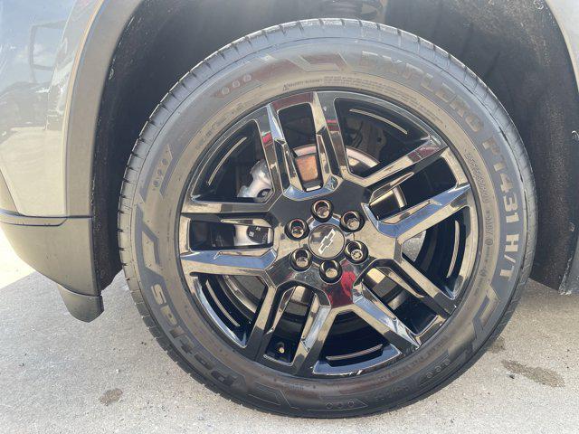 used 2021 Chevrolet Traverse car, priced at $24,425