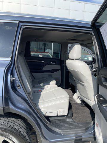 used 2014 Toyota Highlander car, priced at $18,660