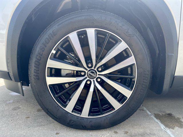 new 2025 Nissan Pathfinder car, priced at $48,232