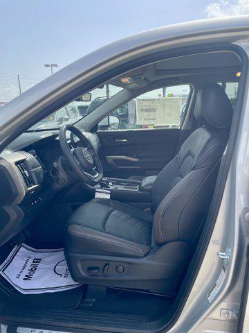 new 2025 Nissan Pathfinder car, priced at $48,232