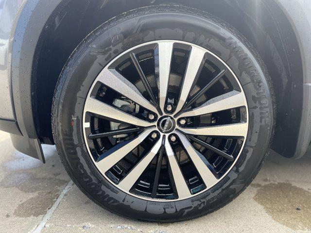 new 2025 Nissan Pathfinder car, priced at $46,766