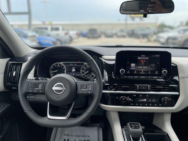 new 2025 Nissan Pathfinder car, priced at $39,714