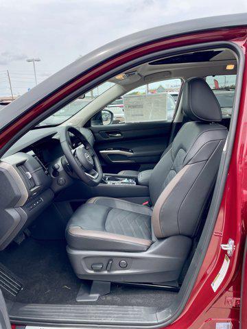 new 2025 Nissan Pathfinder car, priced at $48,296