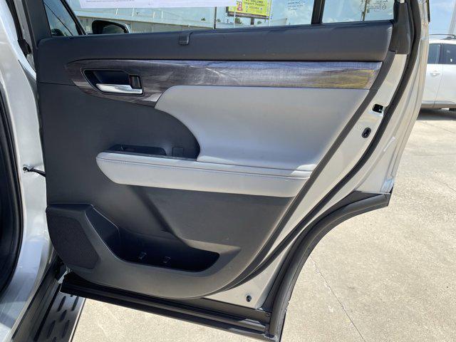 used 2022 Toyota Highlander Hybrid car, priced at $47,258