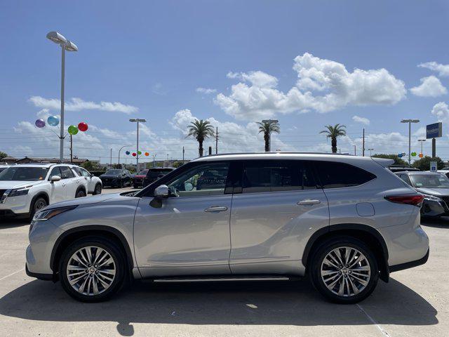 used 2022 Toyota Highlander Hybrid car, priced at $47,258