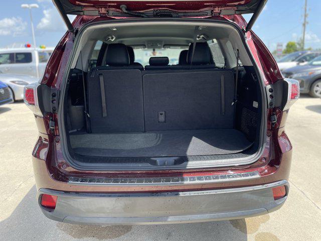 used 2016 Toyota Highlander car, priced at $15,896