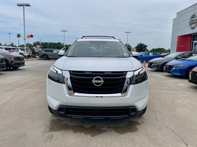 new 2025 Nissan Pathfinder car, priced at $40,112