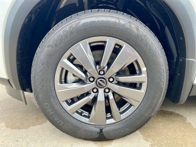 new 2025 Nissan Pathfinder car, priced at $40,112
