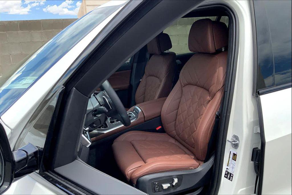 new 2025 BMW X7 car, priced at $89,950