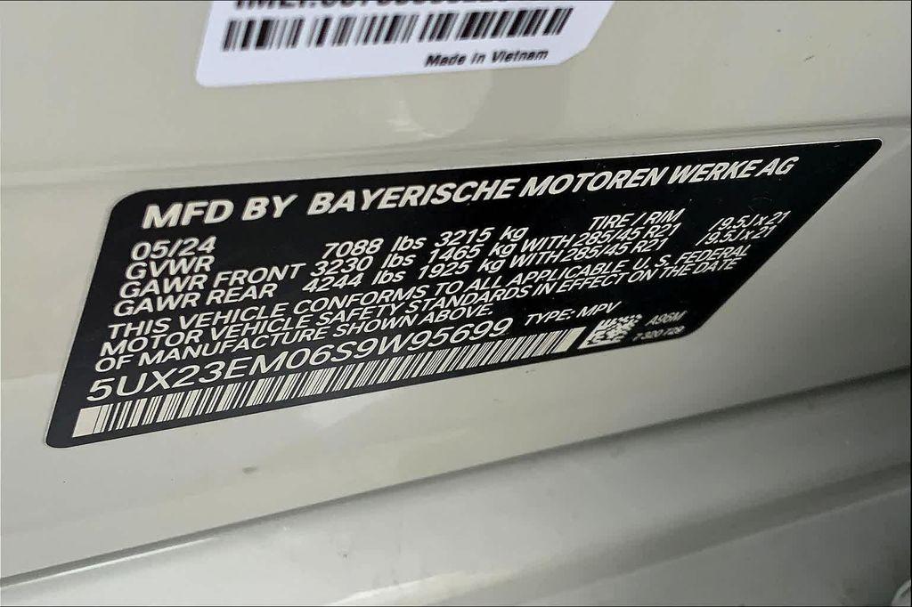 new 2025 BMW X7 car, priced at $89,950