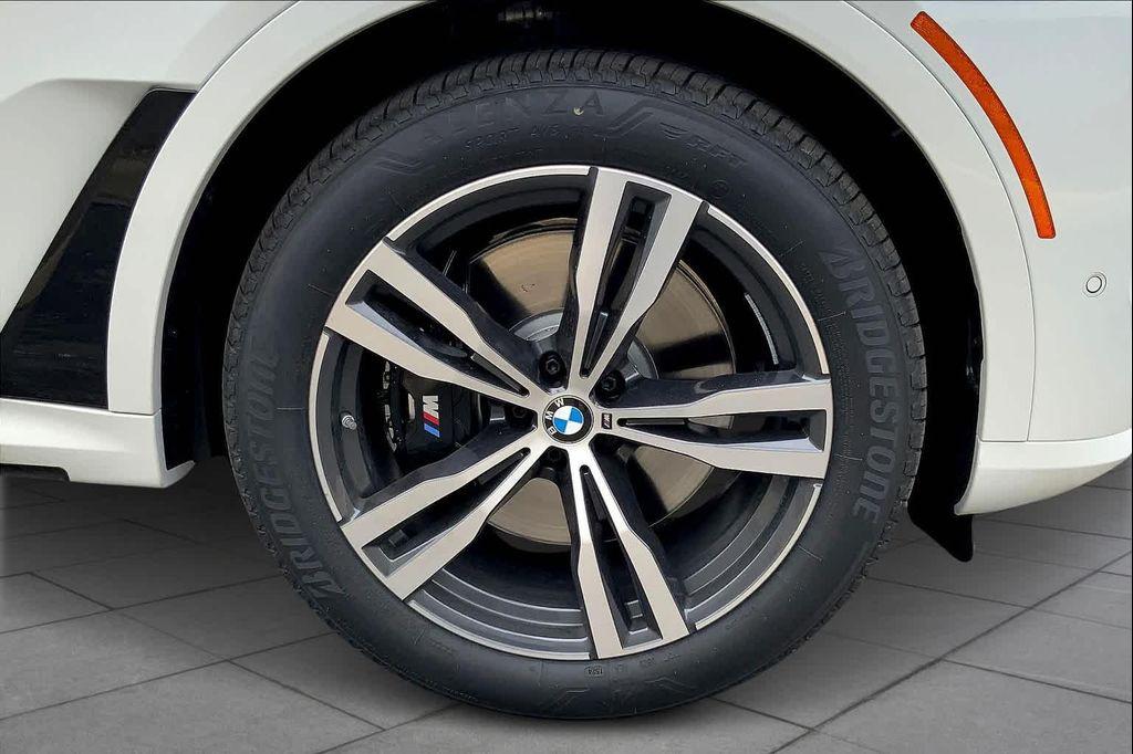 new 2025 BMW X7 car, priced at $89,950