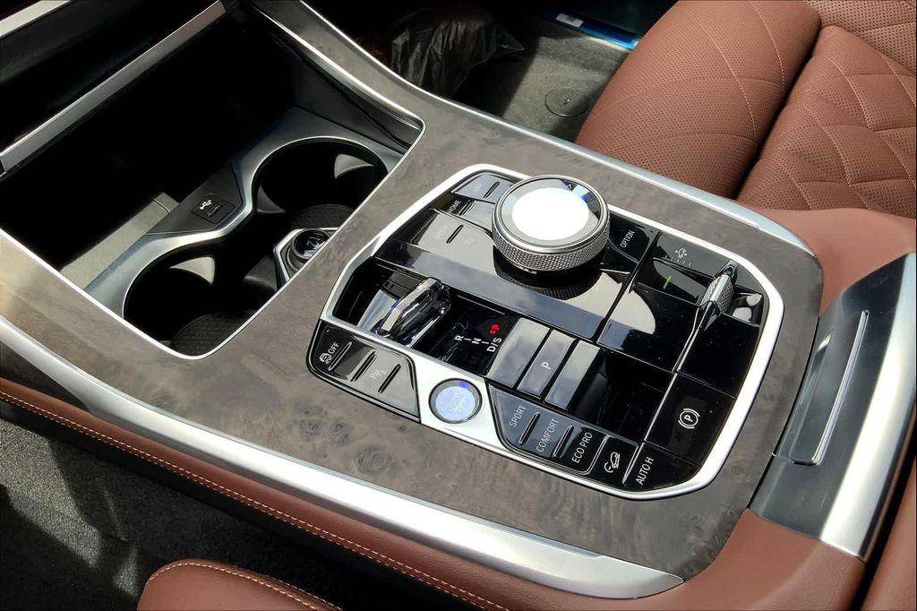 new 2025 BMW X7 car, priced at $89,950