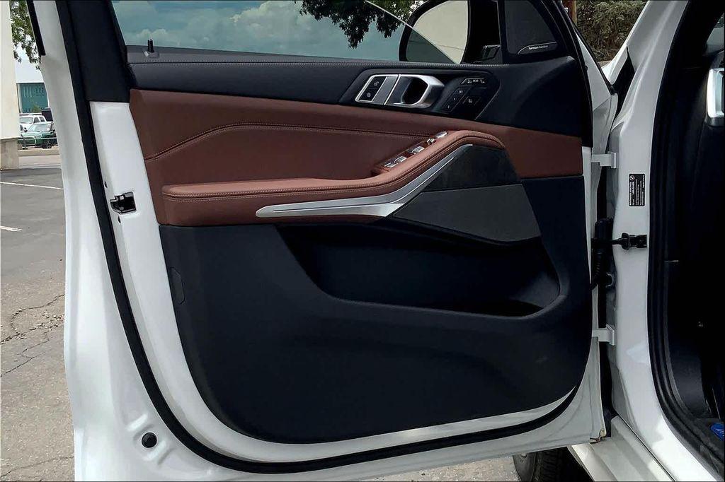 new 2025 BMW X7 car, priced at $89,950